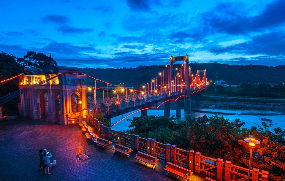 Daxi Bridge at night