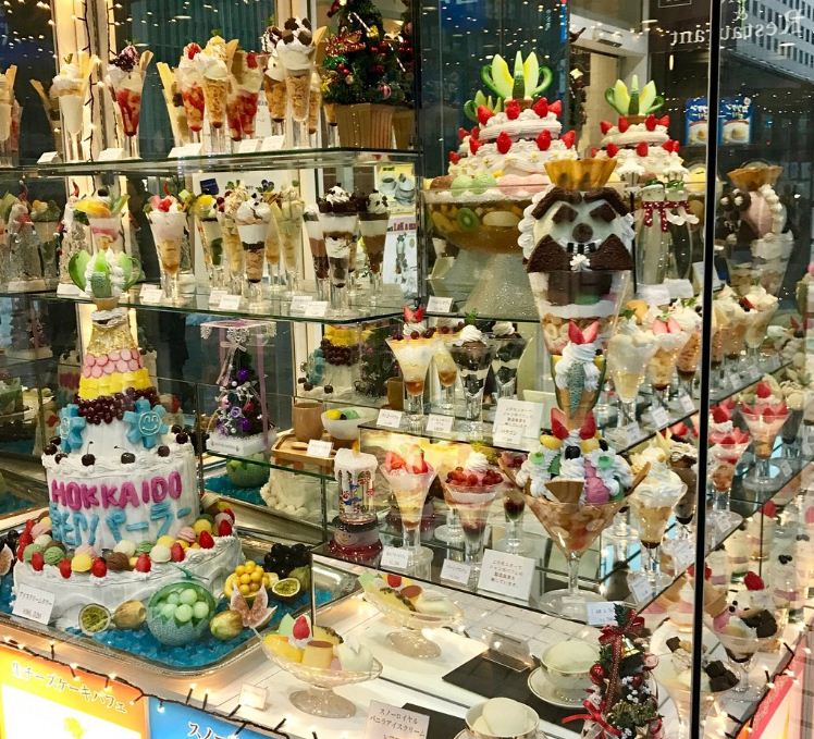 6Show-case-1-Yukijirushi-Parlor-Honten-Sapporo 2