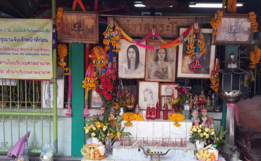 ghost of mae nak mae nak phra khanong mae nak shrine mae nak temple wat mahabut temple (1)