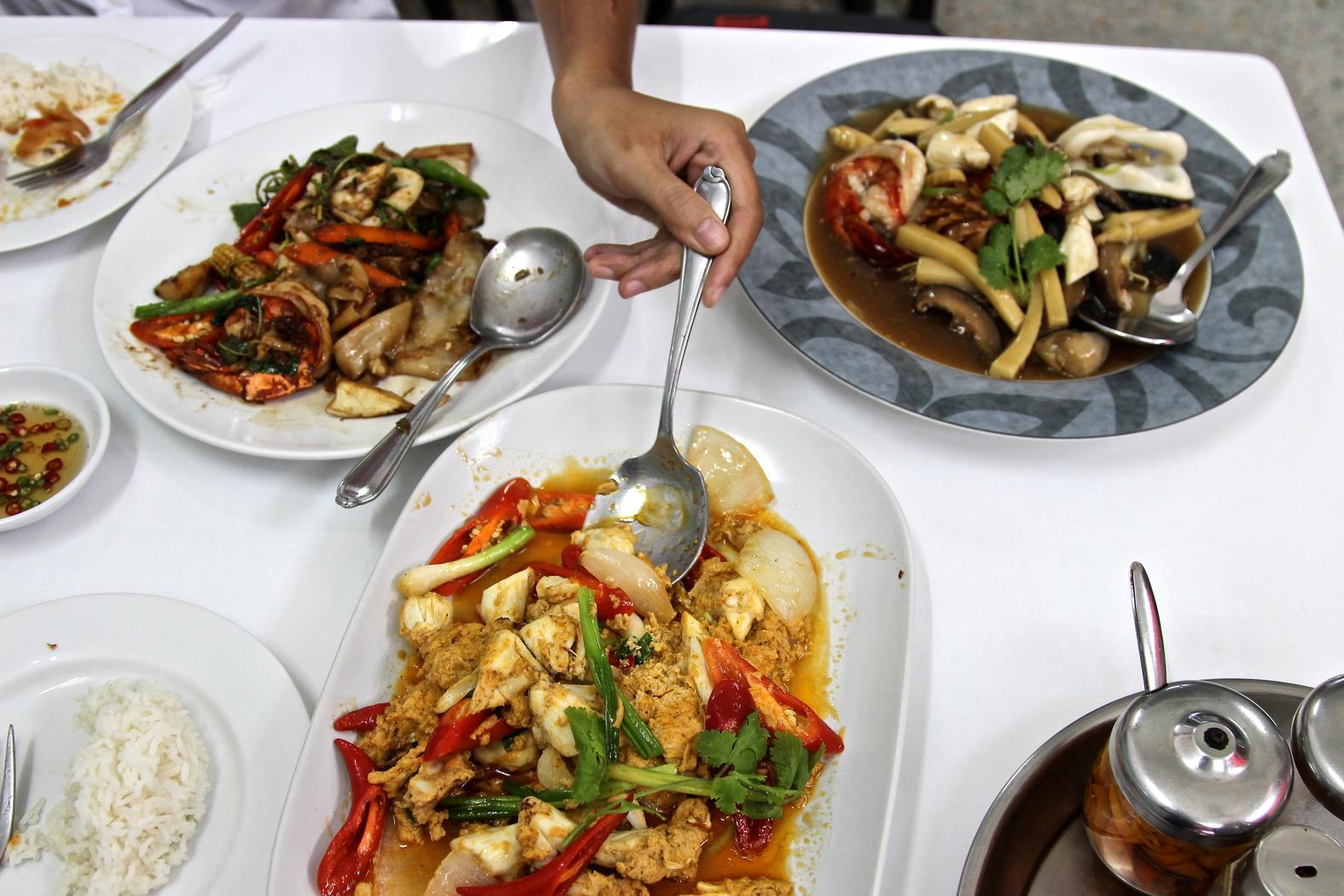 jay fai bangkok michelin 23 Credit: thai street food michelin star blog.