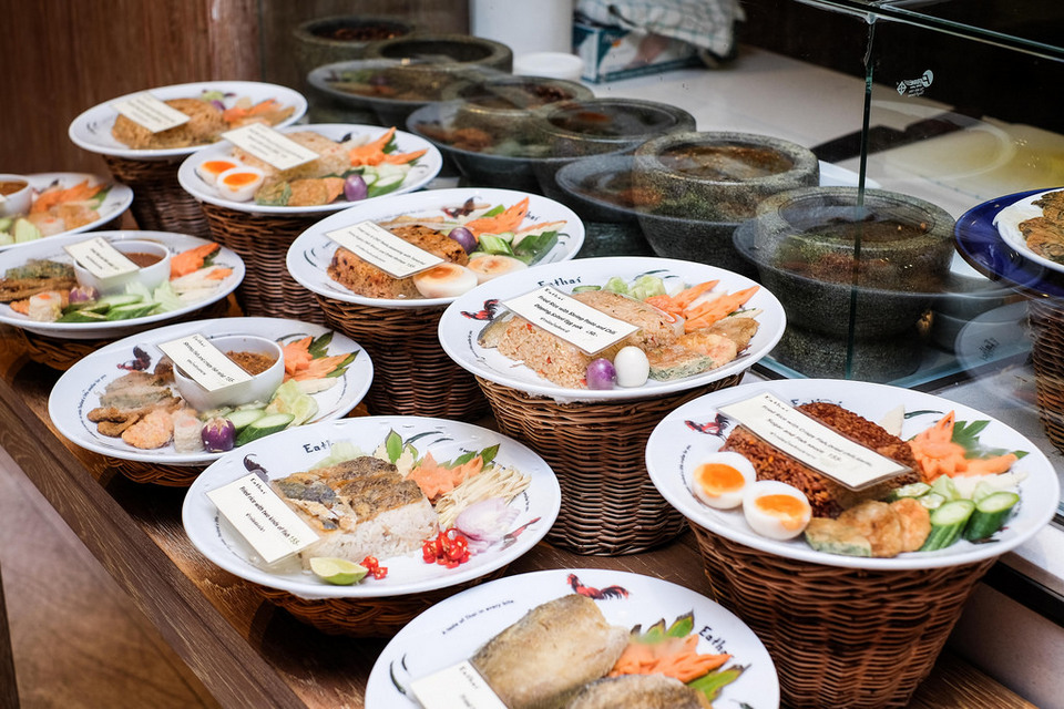EATHAI-best food courts-bangkok-thailand4 Best food court Bangkok 