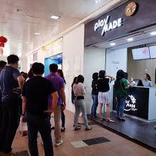 Playmade by Wanzuo bubble tea, Singapore with customers queing up