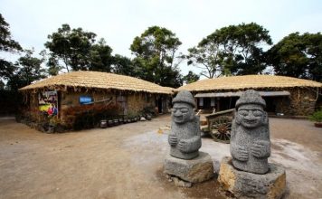 Jeju-Island-Seongeup-Folk-Village_iamyourguide