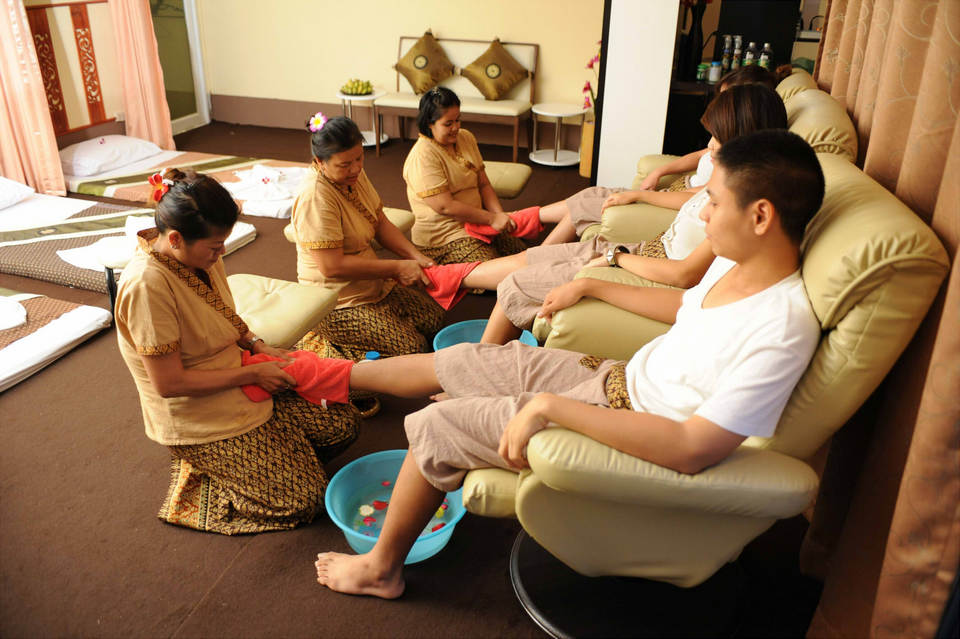 local massage shops bangkok - Living + Nomads – Travel tips, Guides, News &  Information!