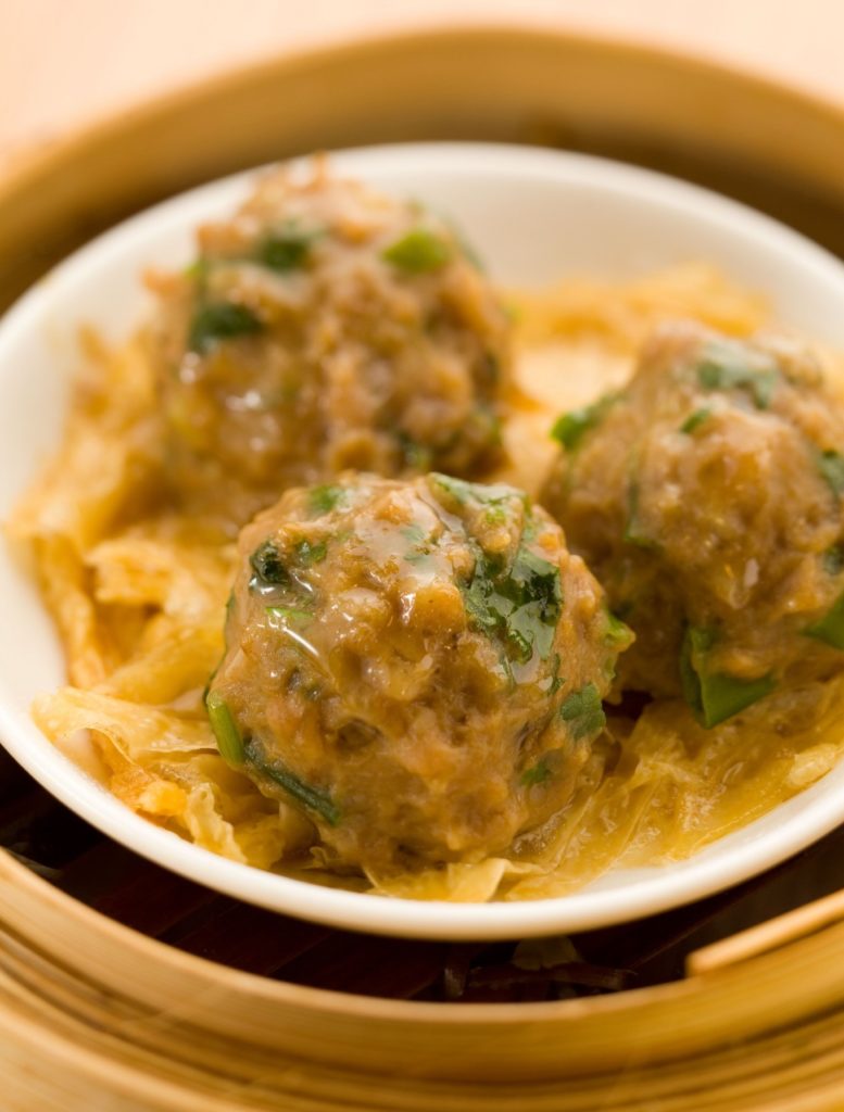 Steamed beef balls with bean curd skin