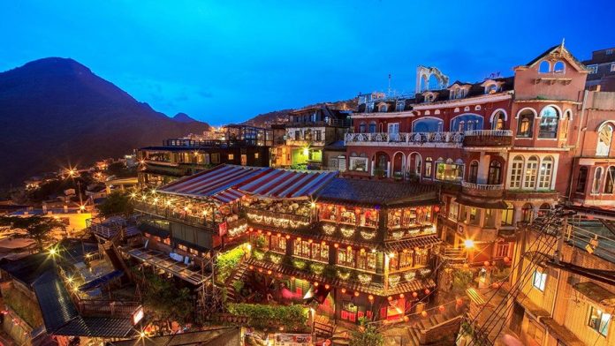 Jiufen Day Trip From Taipei — How To Spend 1 Perfect Day In Jiufen 