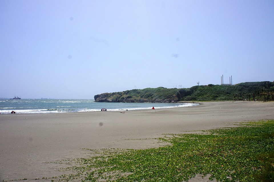 Beach on Cijin Island 旗津島.