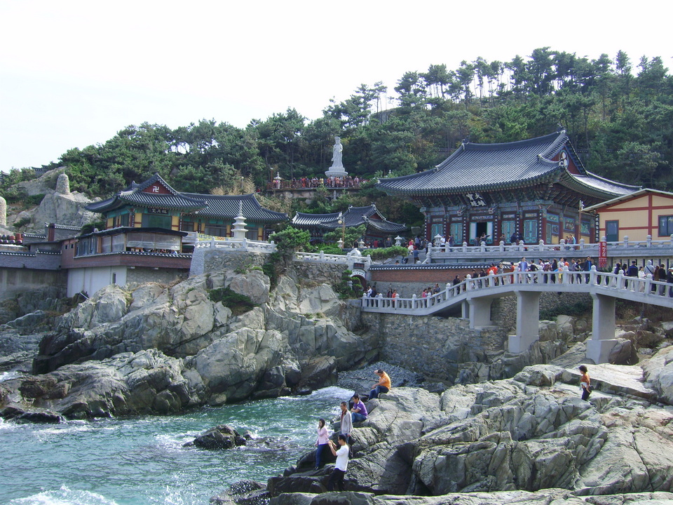 Haedong Yonggungsa temple Korea 2