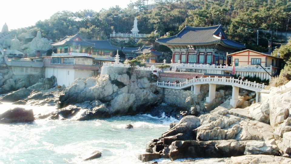 Haedong Yonggungsa temple Korea 3