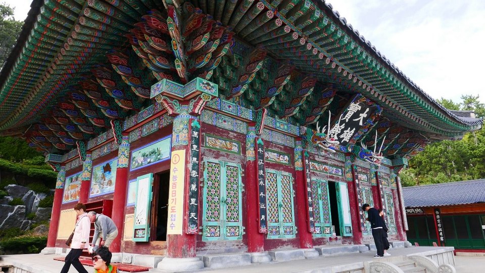 Haedong Yonggungsa temple Korea