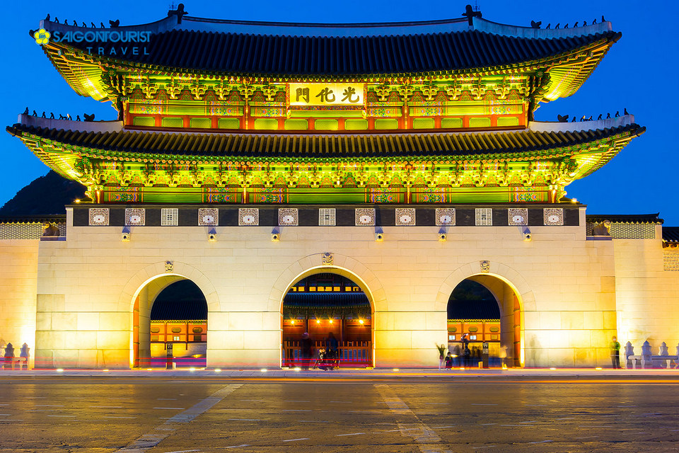 Gyeongbokgung-Palace-at-Seoul_352885412
