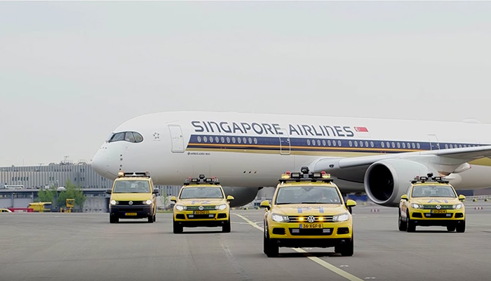 With direct flights from Saigon or Hanoi to Singapore less than 2 hours