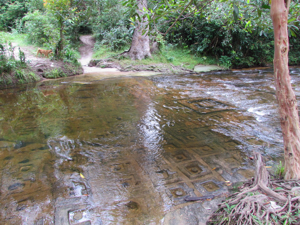 1000-linga river