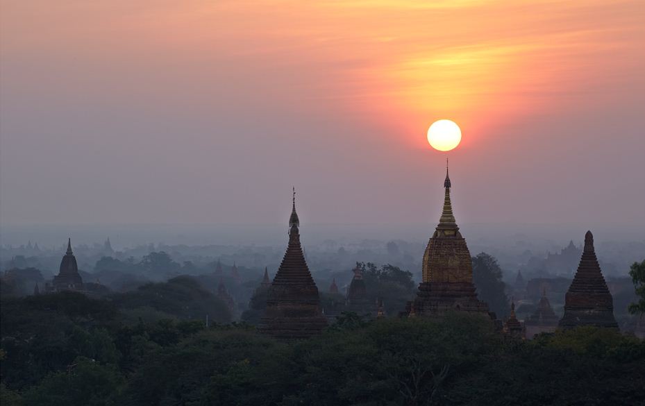 4-Bagan-temple-in-the-dawn-mist14