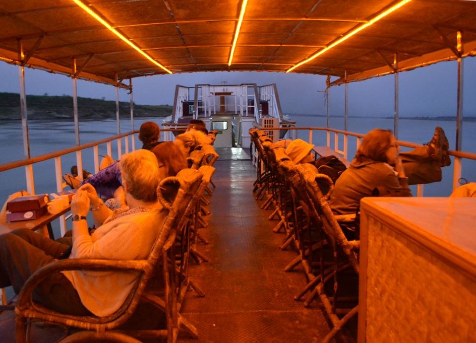 Cruise the Irrawaddy River at Sunset in Bagan3