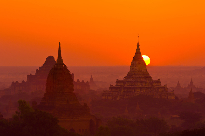 Bagan-sunset-in-Myanmar-1024x550