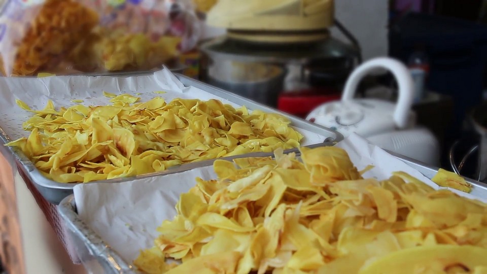 durian-chips-delicious-snack-