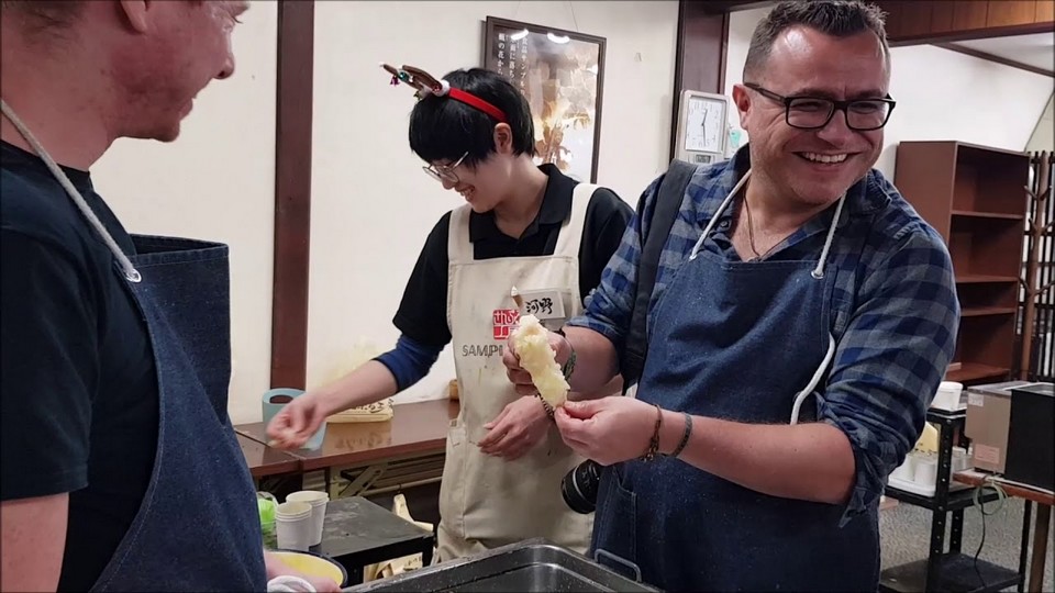 Making sampuru (replica food) in Gujo Hachiman, Japan