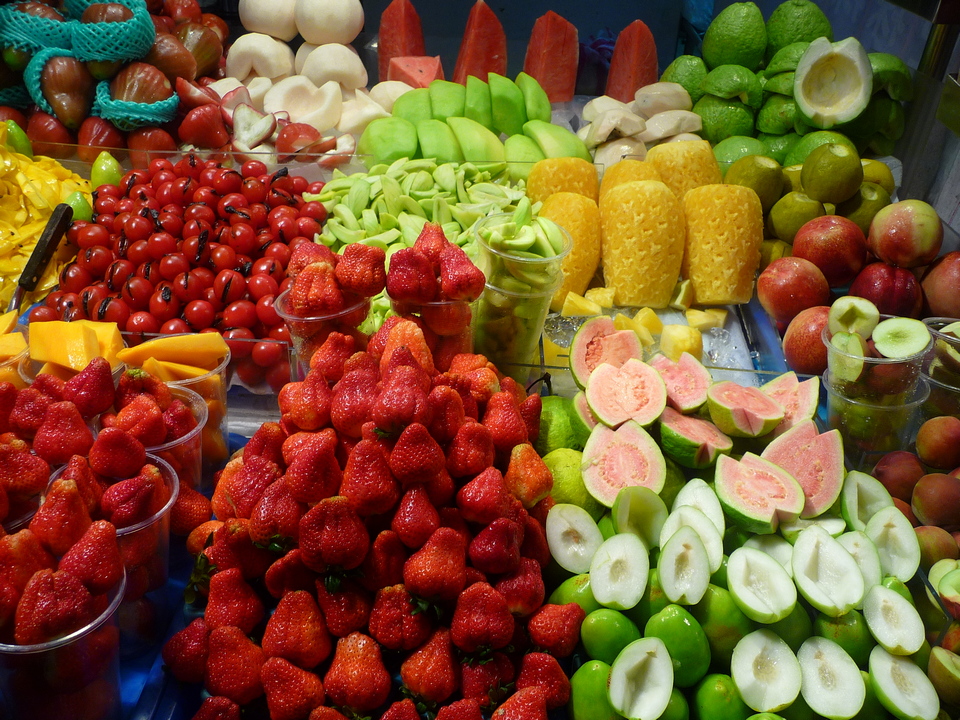 fruit stall shilin-night-market-12