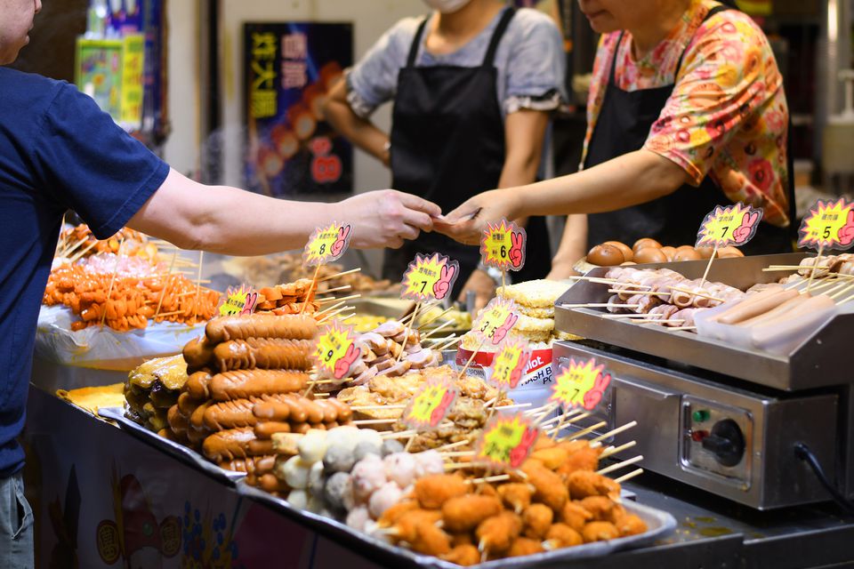 Food vendor at Ladies' Market, Hong Kong