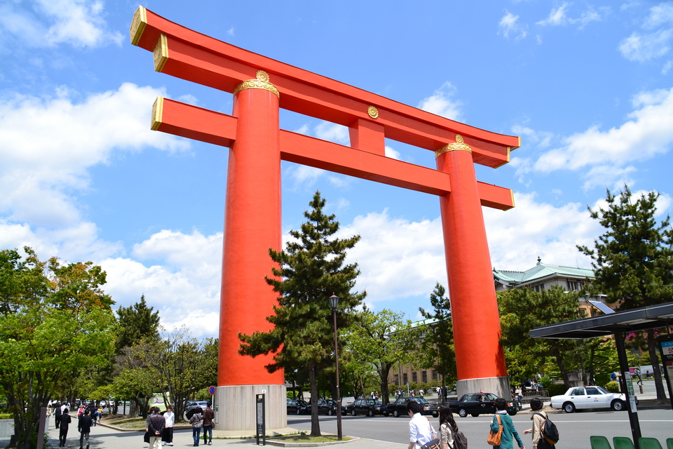 Heian_Shrine_Torii_GateHeian_Shrine_Torii_Gate