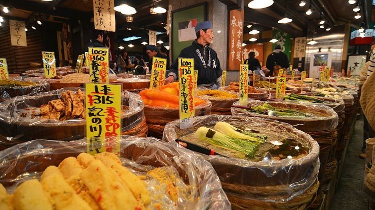 nishiki market kyoto japan (1)
