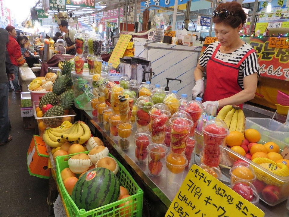 Fresh fruit stall in Gwangjang market