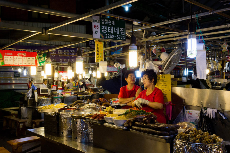 dongdaemun-market night market seoul (1)