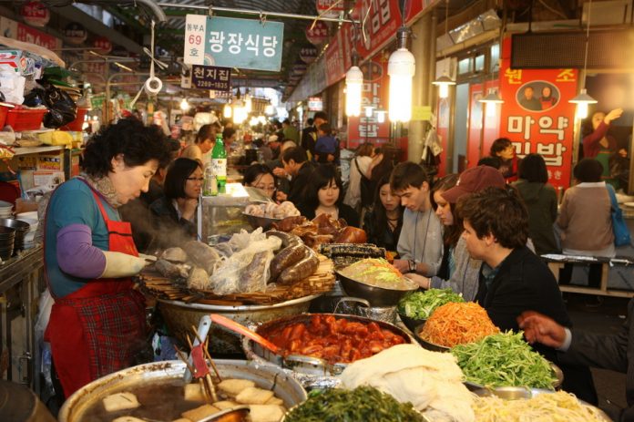 top-seoul-night-market-top-5-best-night-market-in-seoul-south-korea