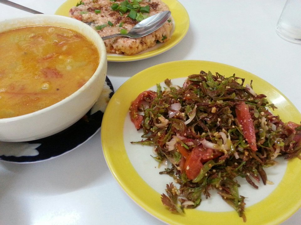 Nong Bee’s Burmese Restaurant & Library chiang mai (10)