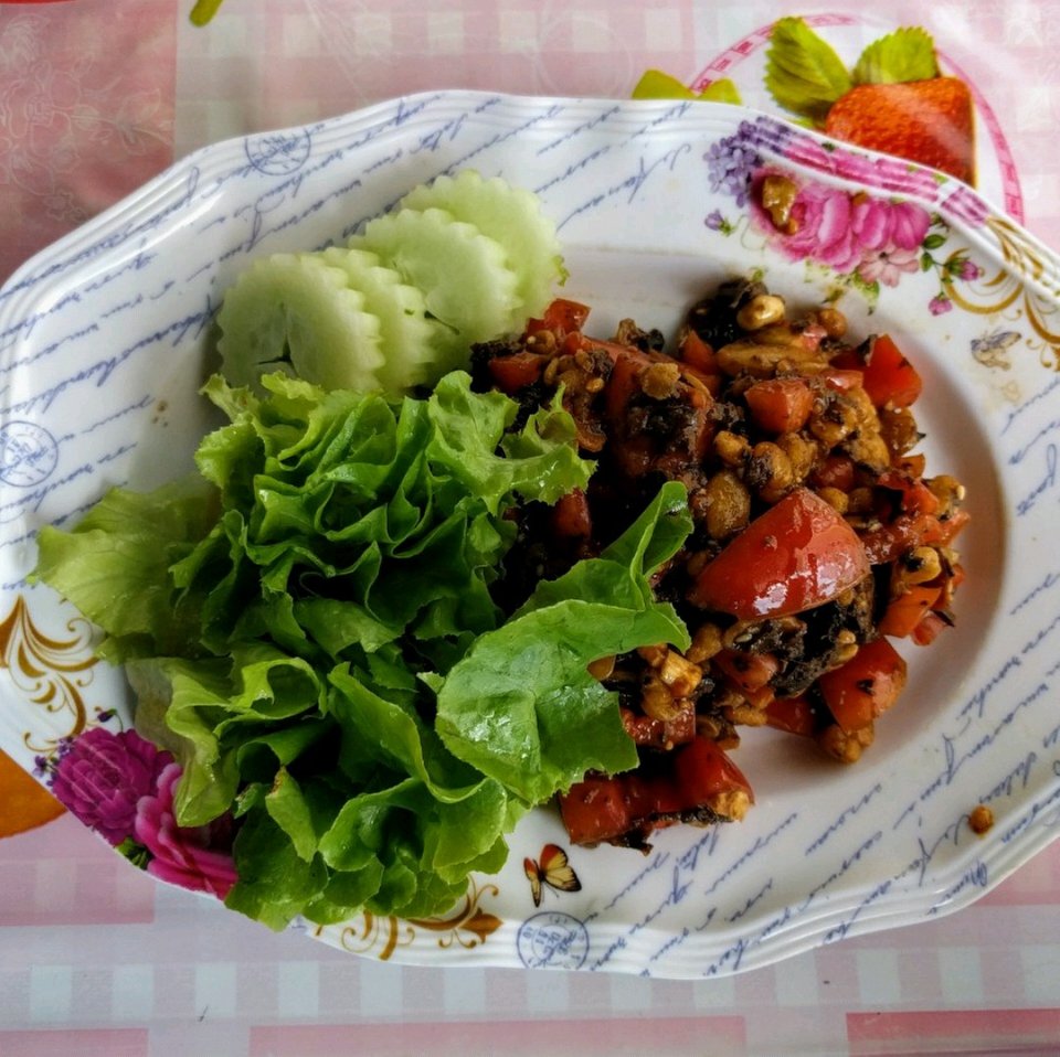 Nong Bee’s Burmese Restaurant & Library chiang mai (9)