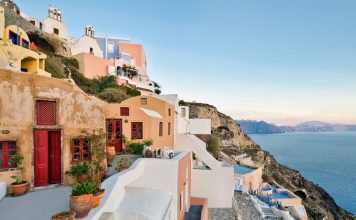 2oia town santorini