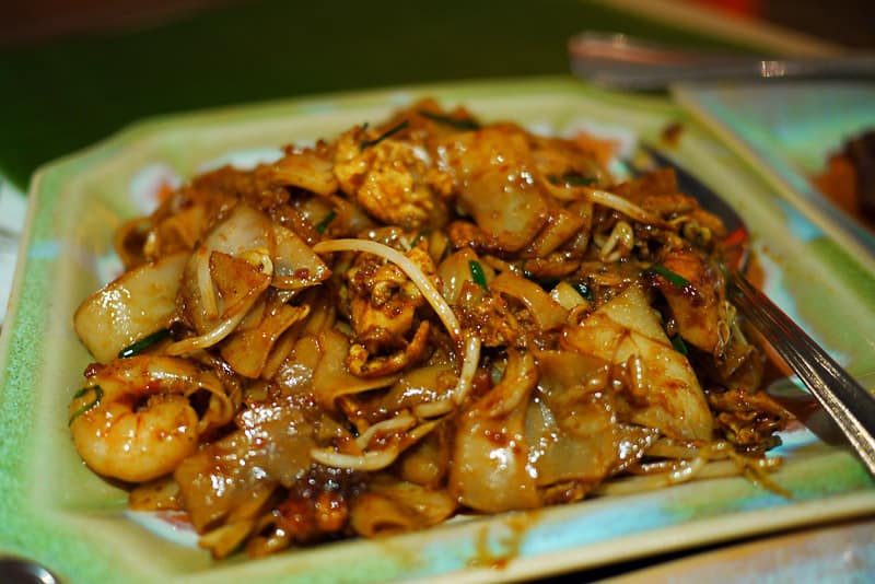 A plate of fried noodles with bold taste.