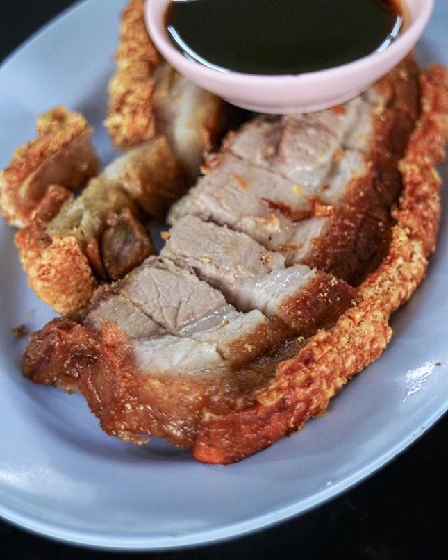 thai street food michelin star Guay Jub Mr. Joe Mr Joe Crispy Pork (Bib Gourmand) (1)