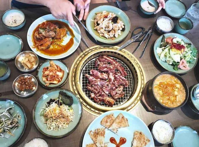 bulgogi korean beef bbq, food to eat in korea, food you must eat in