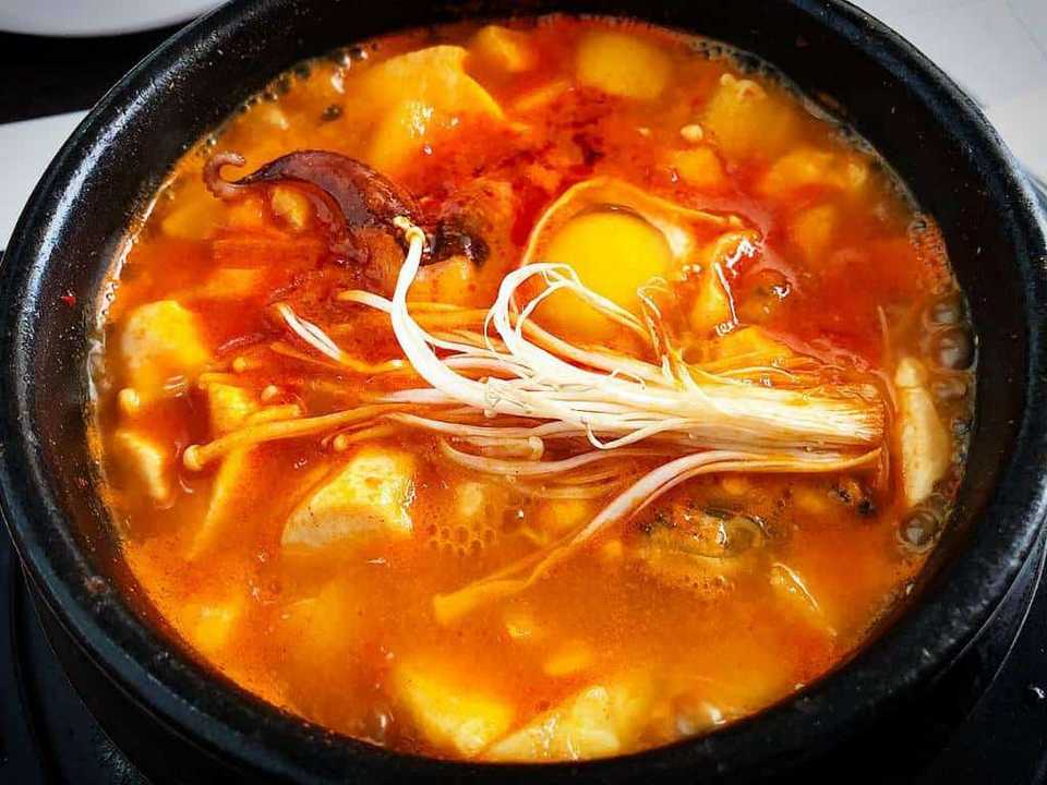 Sundubu-jjigae (Korean Spicy Soft Tofu Stew) (1)