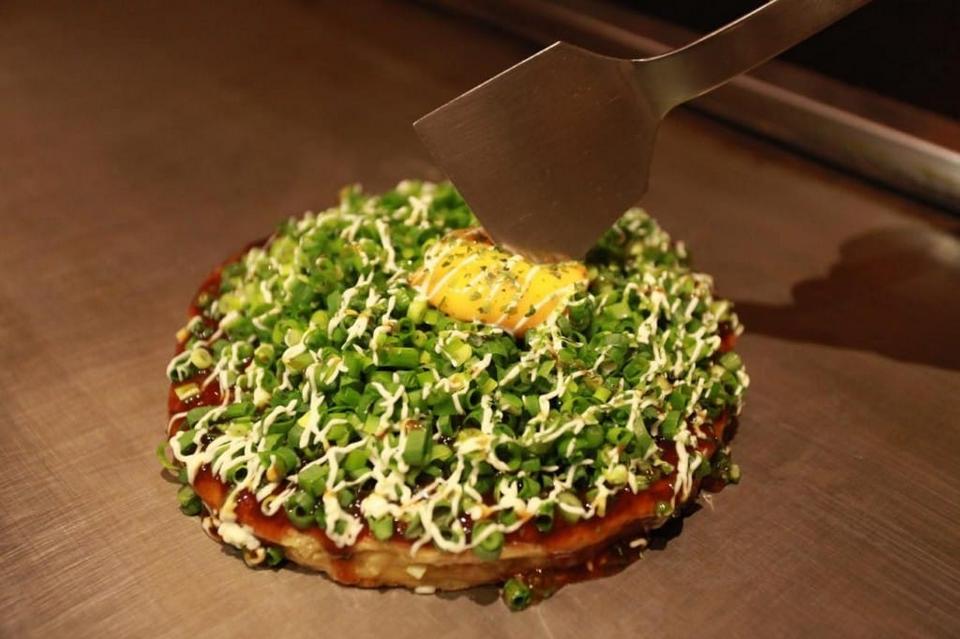 Fluffy Kansai-style Okonomiyaki