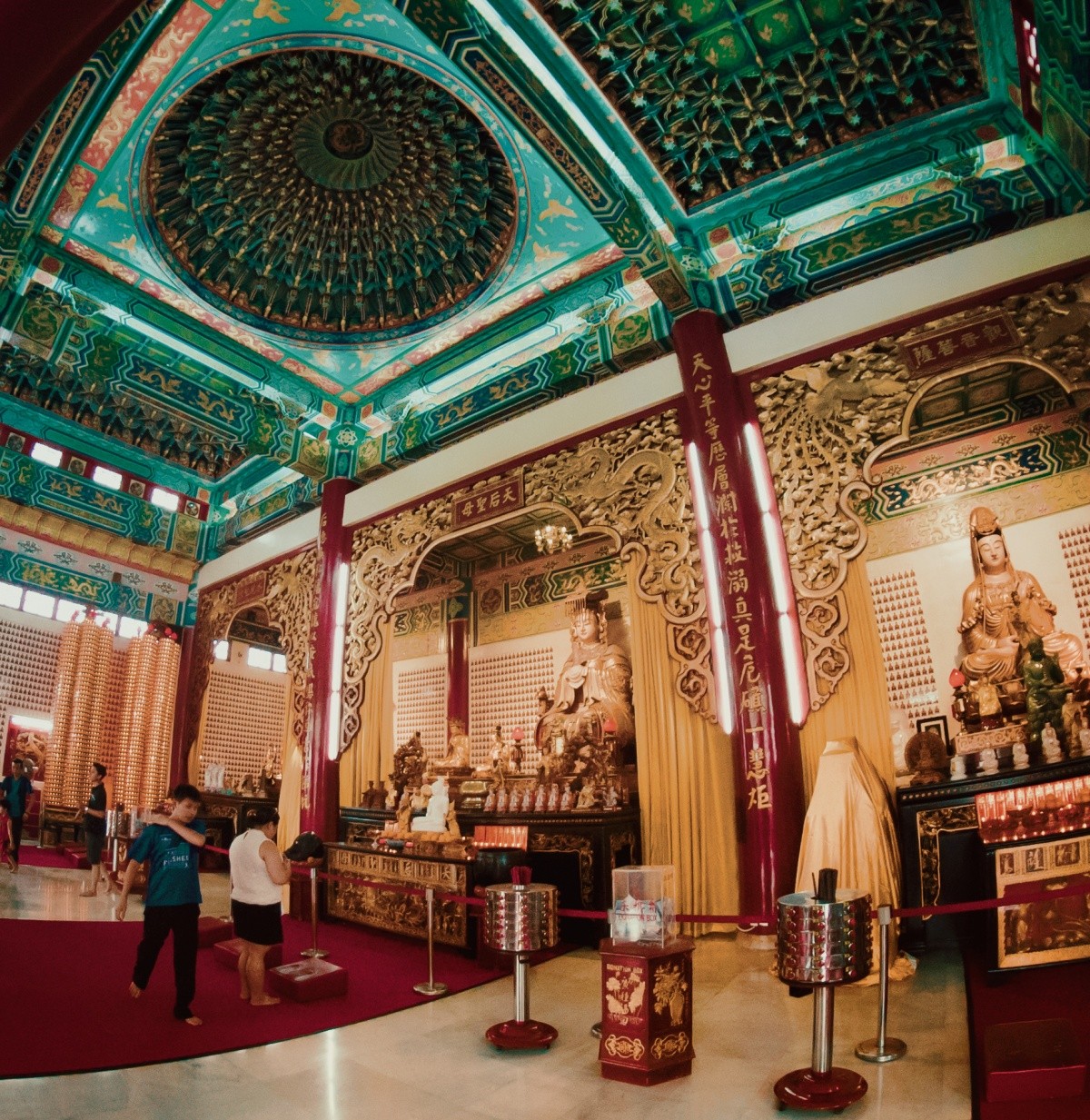 Interior picture of Buddhist Thean Hou temple in Kuala Lumpur