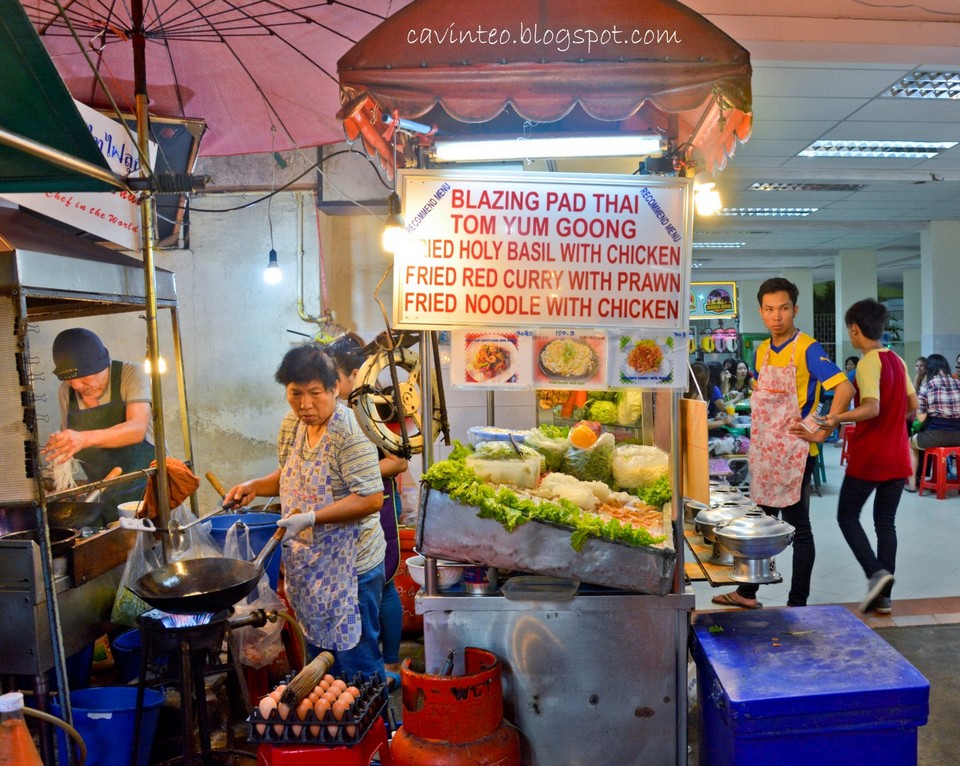 19 Sukhumvit Soi 38 Food Street (Night) @ Bangkok [Thailand] (Large)