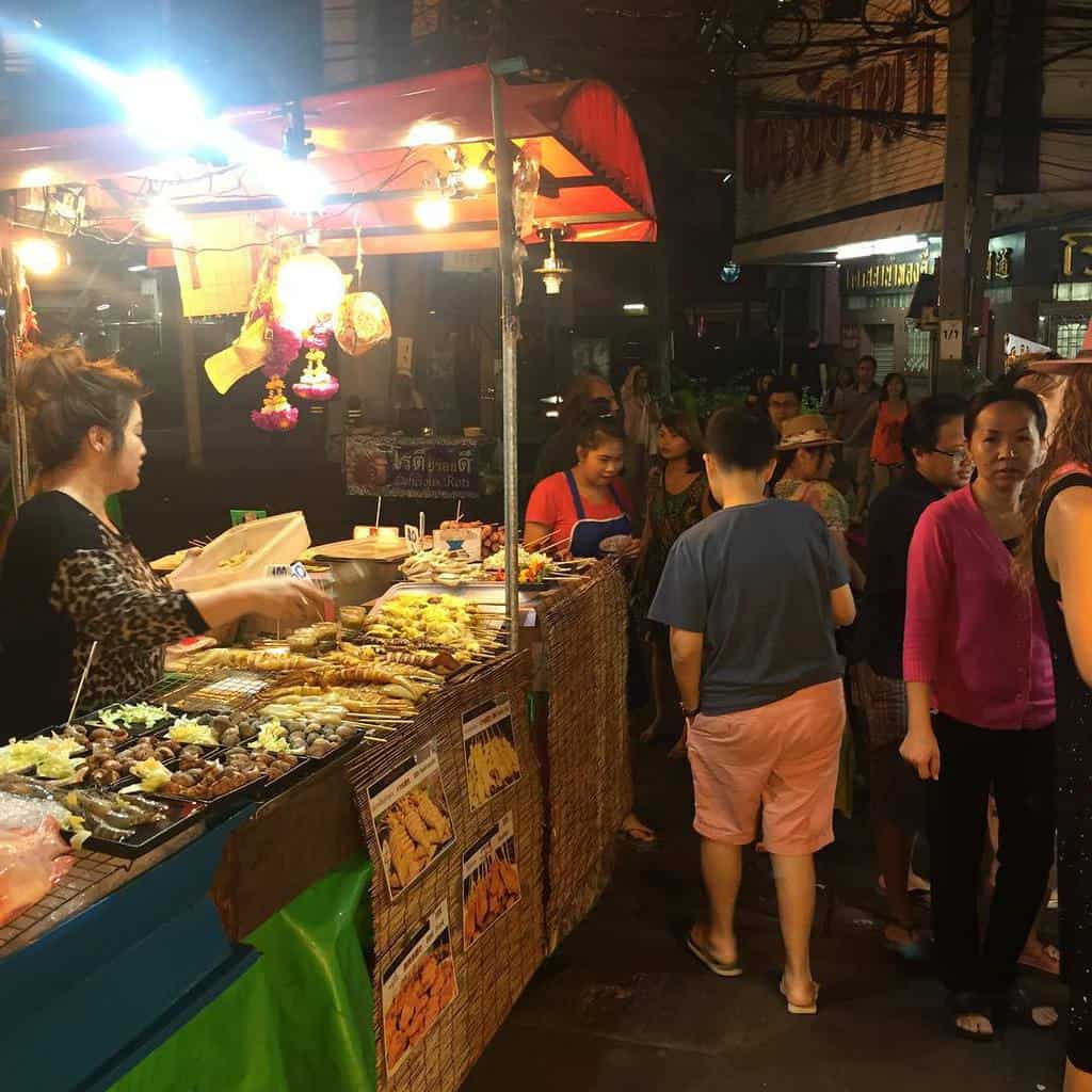 best street food in bangkok, bangkok street food guide Sukhumvit Soi 38 (1)