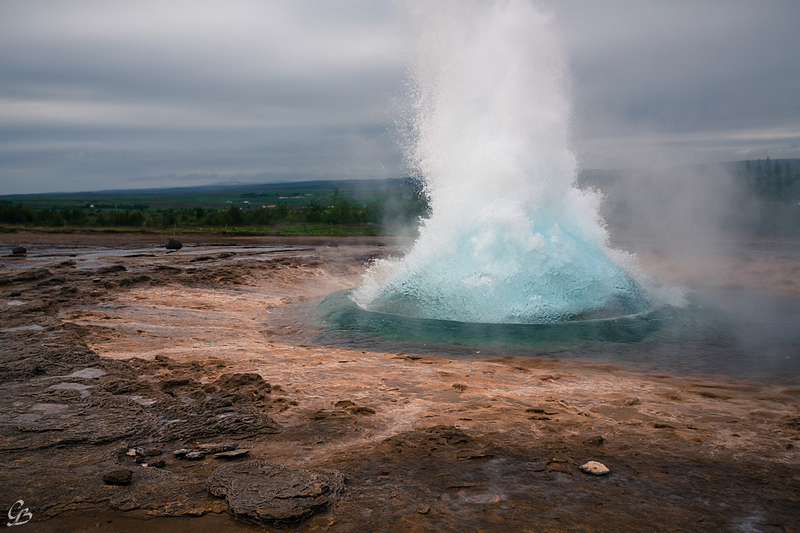 The power of water and fire in Geysir