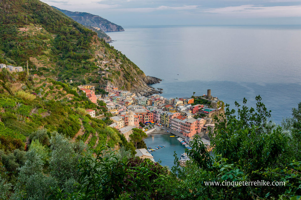 cinque-terre-vernazza-view-from-blue-trail-2