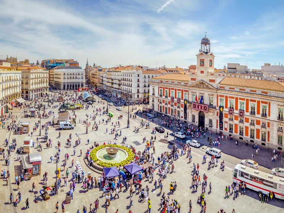 Puerta del Sol madrid,Madrid blog,Madrid travel blog,Madrid travel guide blog,Madrid city guide (1)