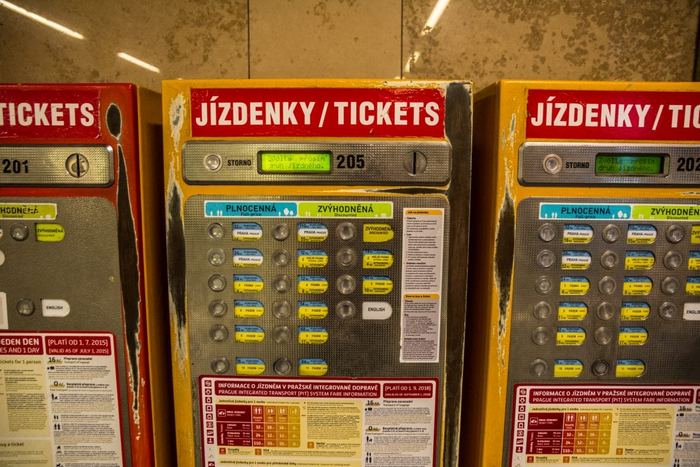 ticket vending machines in metro