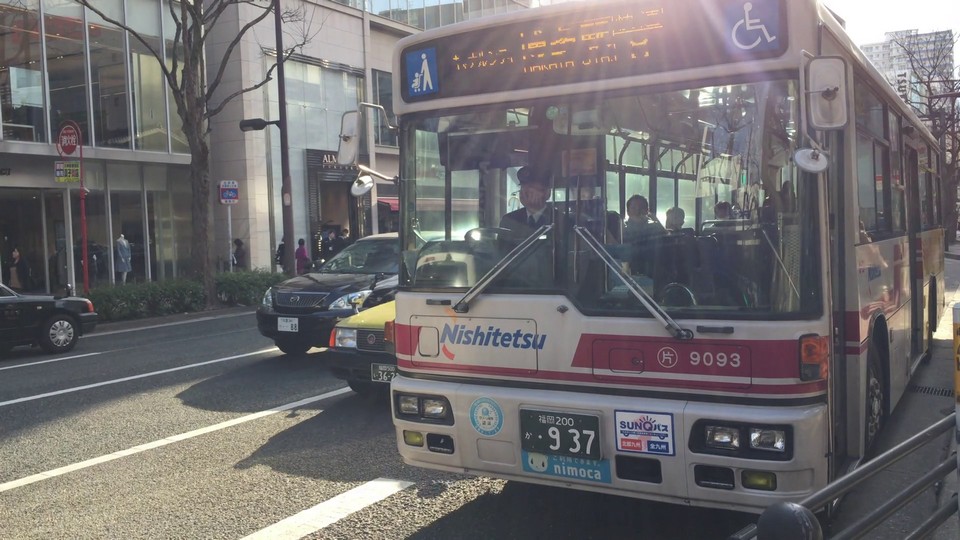 japanese-city-bus-in-fukuoka-nishitetsu_s3jn4tdde_thumbnail-full01