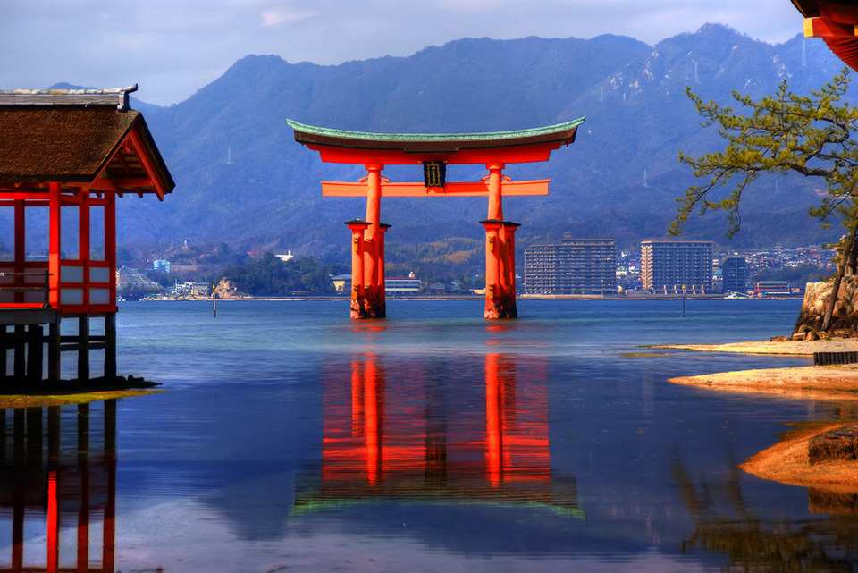 Miyajima Island & Itsukushima Shrine,hiroshima travel blog (1)