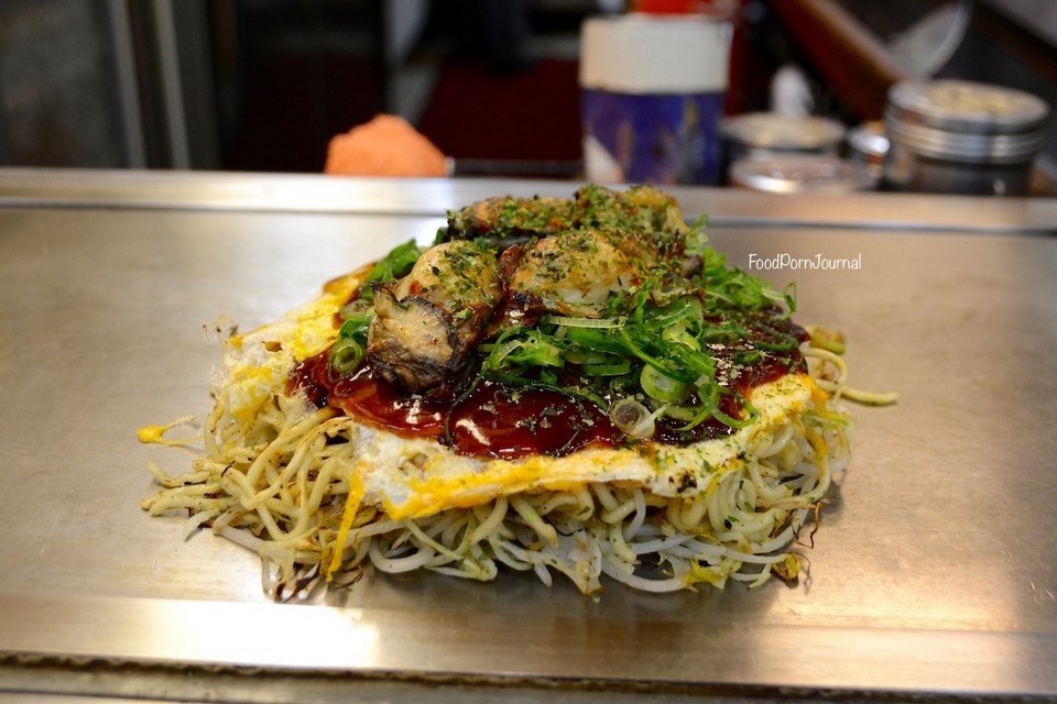 Okonomiyaki hiroshima travel blog (1)