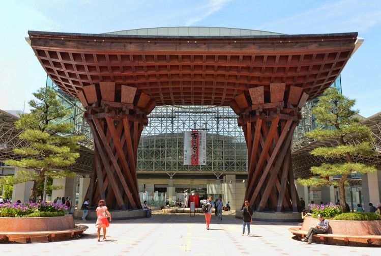 Kanazawa Station,kanazawa travel blog (1)
