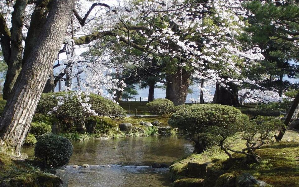 Kenroku-en Garden,kanazawa travel blog (1)