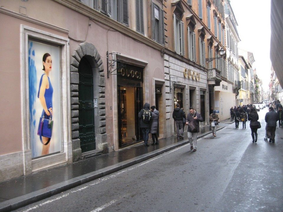 Via del Corso gucci store